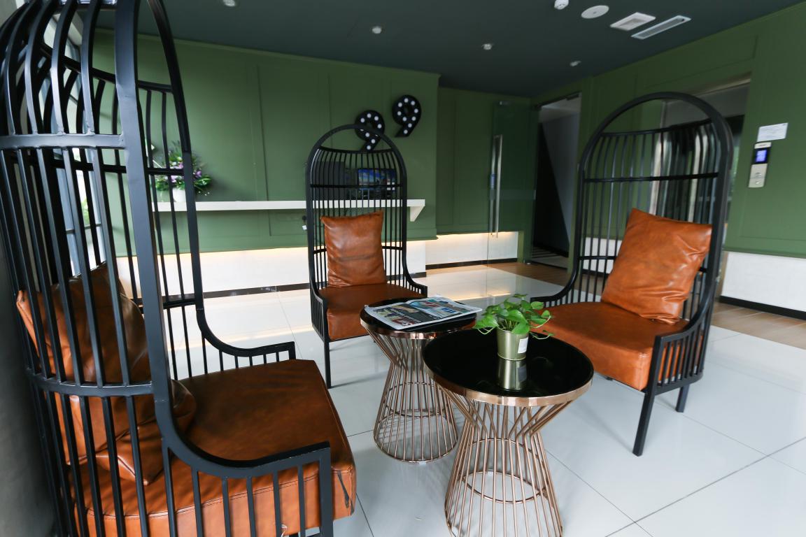 Hotel-99-Kota-Kemuning-Lobby-2