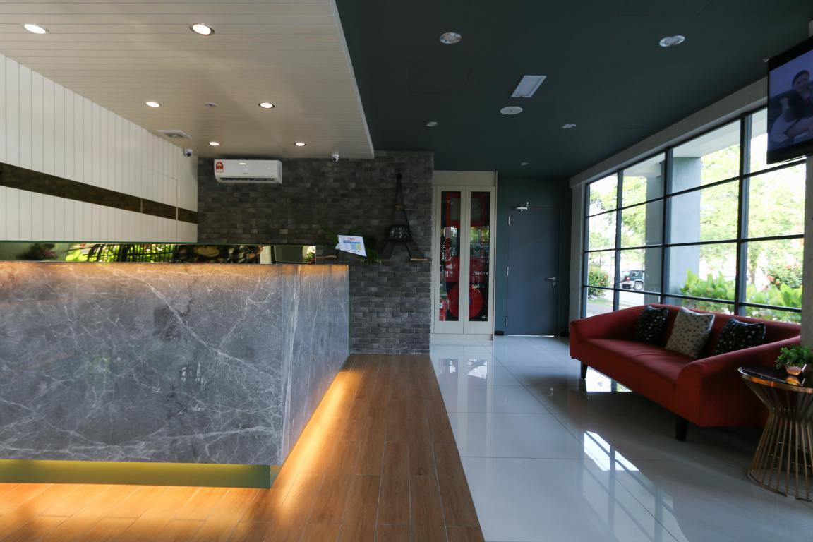 Hotel-99-Kota-Kemuning-Lobby-7