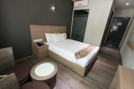Deluxe-Queen-Room-KLCT-Hotel-99-3