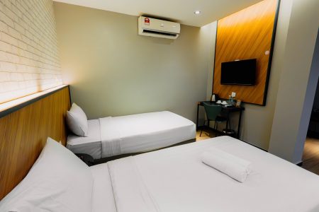 HOTEL99 SERI KEMBANGAN DELUXE TWIN (1)