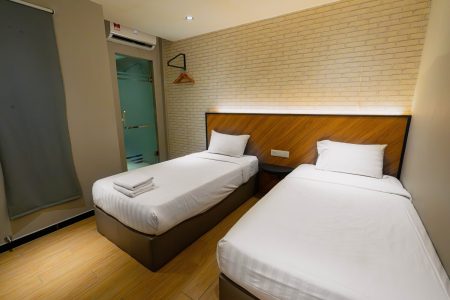 HOTEL99 SERI KEMBANGAN SUPERIOR TWIN (1)