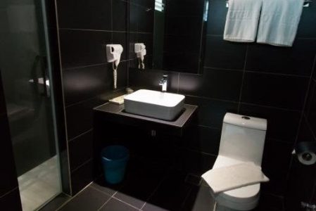 Superior-Queen-Room-KLCT-Hotel-99-4-e1744785344151