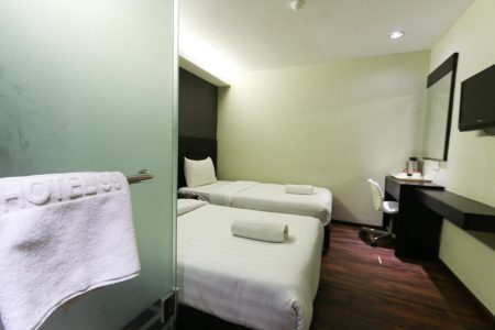 hotel-99-Klang-Meru-Superior-Twin-Room-3