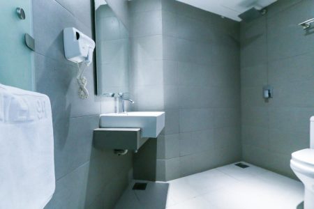hotel-99-kepong-room-private-bathroom-toilet