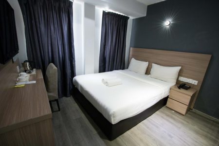 hotel-99-pusat-bandar-puchong-standard-queen-room-1