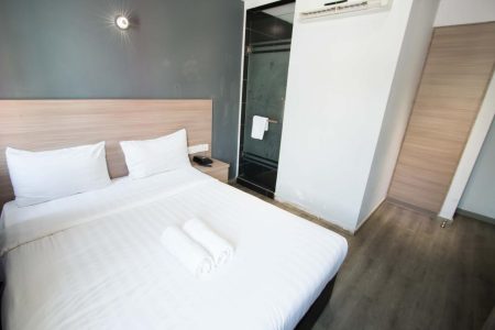 hotel-99-pusat-bandar-puchong-standard-queen-room-2