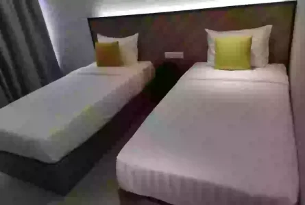 hotel-99-seri-kembangan-twin-room-deluxe