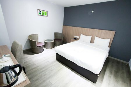 hotle-99-pusat-bandar-puchong-deluxe-queen-room-2