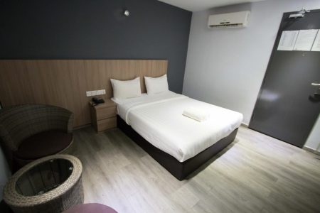 hotle-99-pusat-bandar-puchong-deluxe-queen-room-3